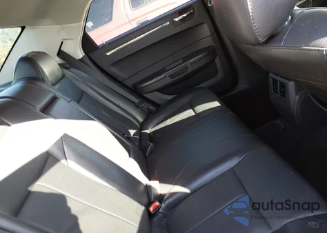 2010 Chrysler 300 Touring/Signature Series из США, поврежденный, VIN 2C3CK5CV4AH319012